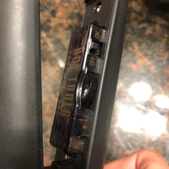 Hot Tools Straightener - Picture 3 of 4